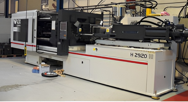 H2920 injection moulding machine